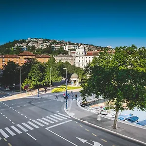 Apartman Deluxe & Revis, Fiume