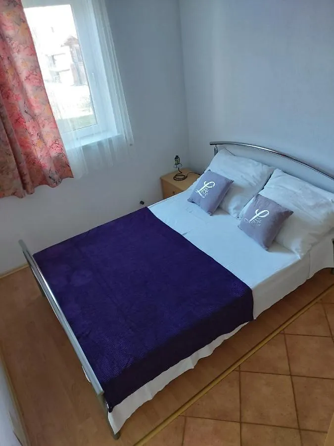 Apartmani Anita Malinska 0*,
