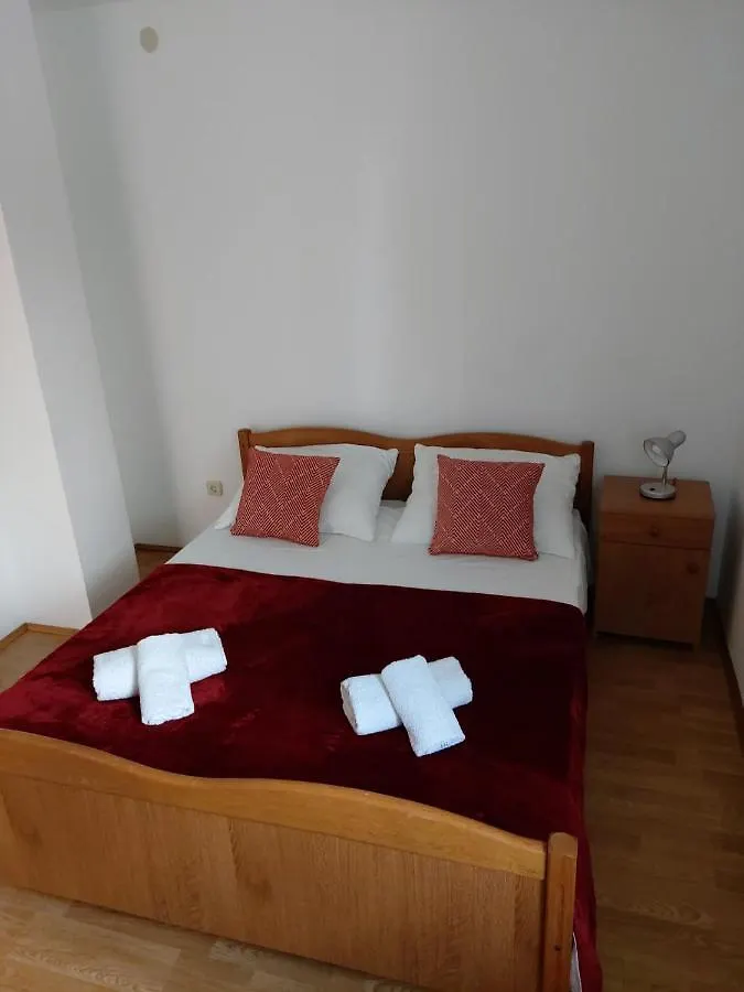 Apartmani Anita Malinska 0*,  Horvátország